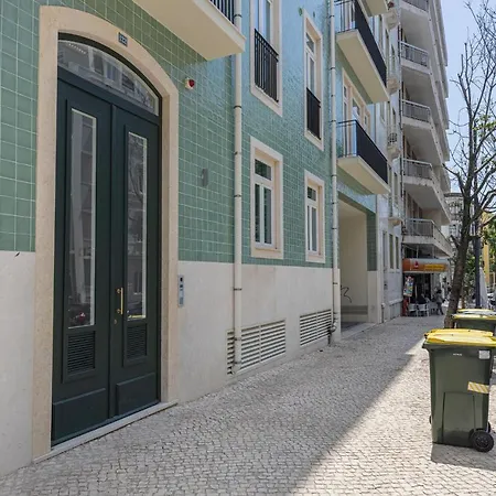 Deluxe In Center By Lovelystay Lisbon