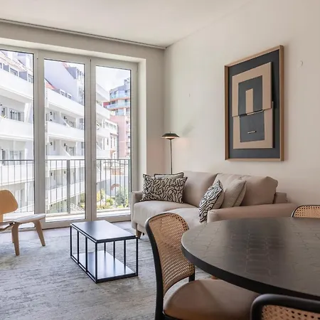 Deluxe In Center By Lovelystay Apartment Lisbon
